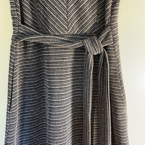 Loft V Neck Dress - Picture 3 of 7